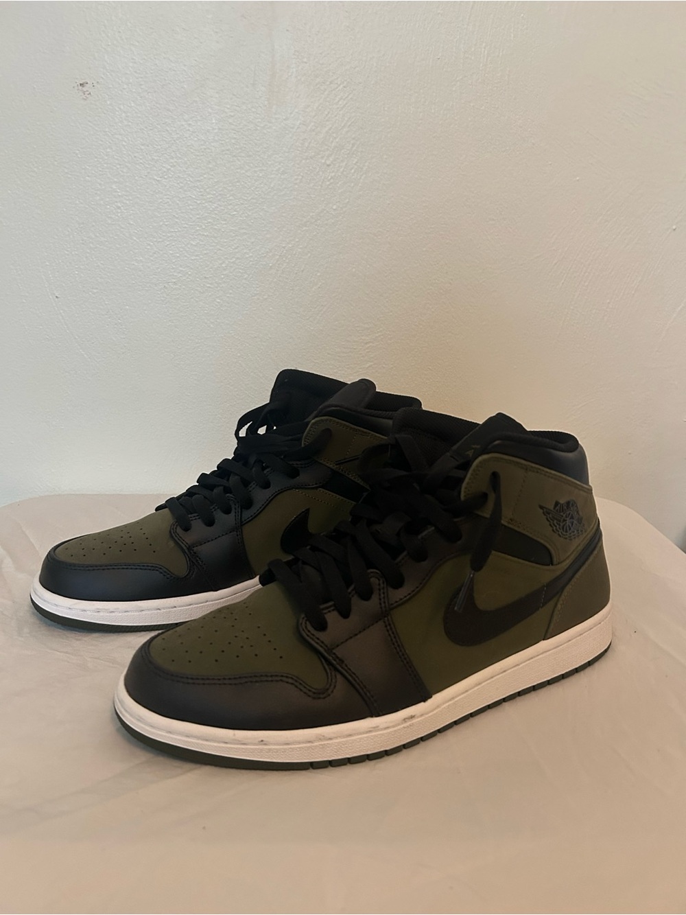 Air Jordan 1 Mid Olive Canvas Black 2018 Men’s Size 11 554724-301 OG Box